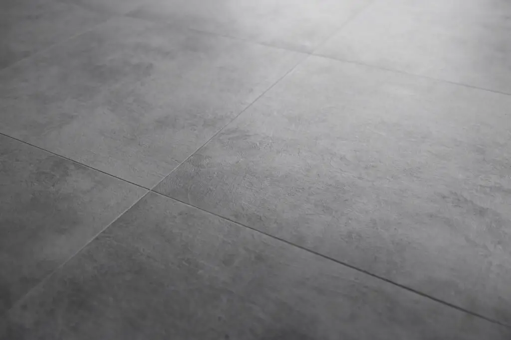 Removing Scratches From Porcelain Tiles 